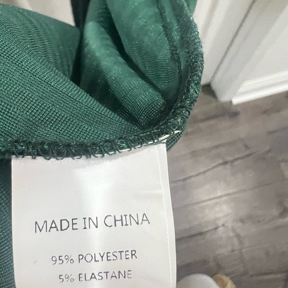 Simplee green velvet wrap dress - Picture 5 of 7